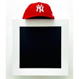 キャップを被った黒の正方形 (LP 59FIFTY ニューヨーク・ヤンキース スカーレット)